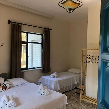 住宿加早餐酒店 Mavi Pansiyon Çıralı